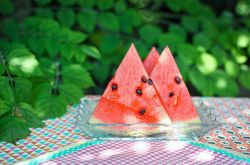坐月子能吃西瓜吗  坐月子九大饮食禁忌揭秘