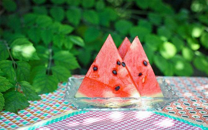 坐月子能吃西瓜吗  坐月子九大饮食禁忌揭秘