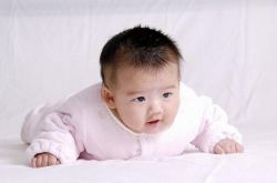为什么婴儿要练习抬头 训练抬头需注意