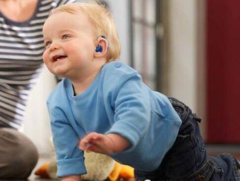 宝宝听力发育的关键时期 妈妈谨防 叫叫鞋