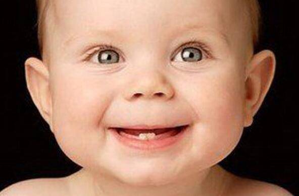 宝宝长牙不吃饭怎么办 5大阶段食谱推荐