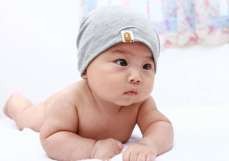 三个月宝宝抬头不好 当心缺钙