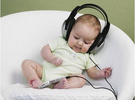 妈妈要注意 这些表现说明宝宝听力异常