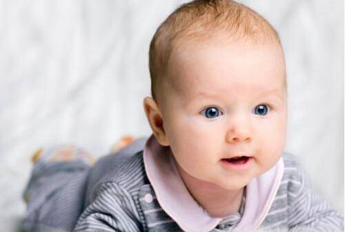如何判断婴儿是否便秘 以下症状需注意