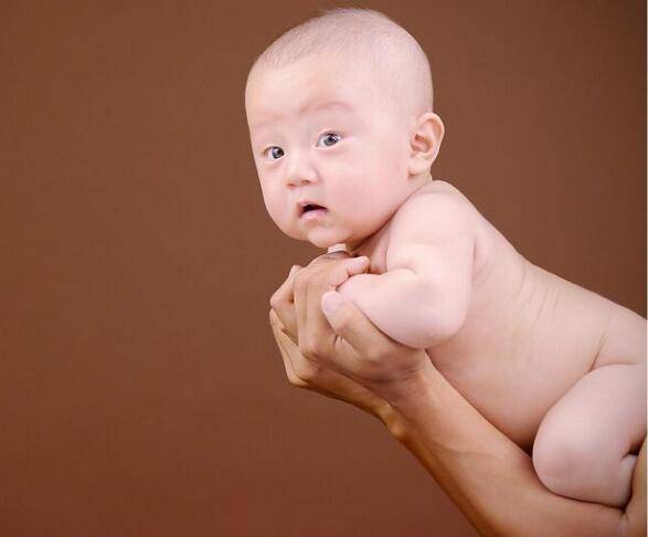 为什么婴儿要练习抬头 训练抬头需注意