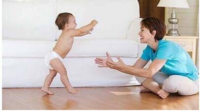 你知道吗 这些大动作代表宝宝发育缓慢