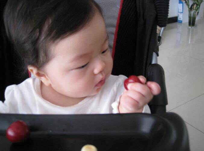 宝宝吃樱桃有什么好处 这些不良后果需谨慎