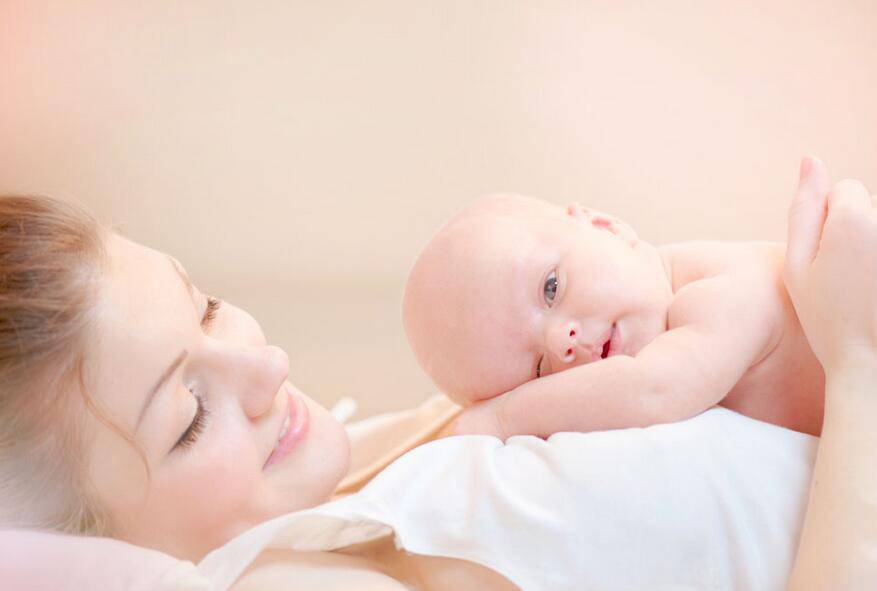 小孩流鼻血怎么办  喝喝 立马止血