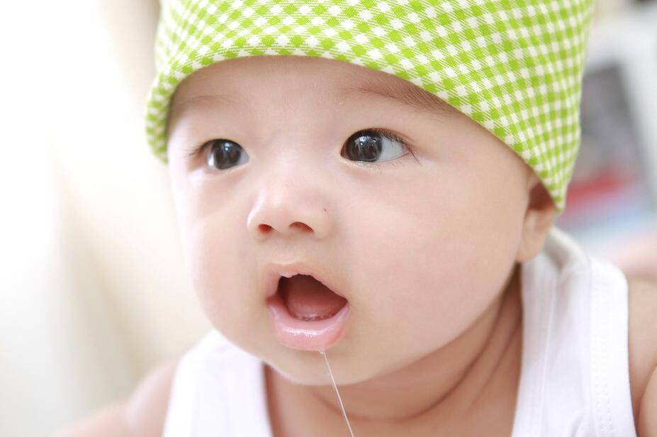 宝宝抬头不好怎么办 如何正确教宝宝抬头