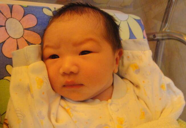 宝宝出生的体重标准 体重太轻易患这些病