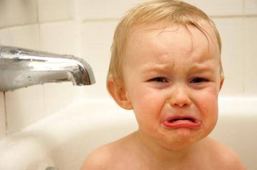 宝宝胯下长大包 小心是疝气惹的祸