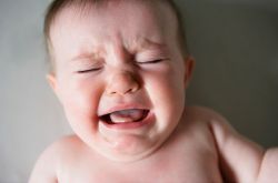宝宝闹觉怎么办 宝宝爱哭闹谨防这些疾病