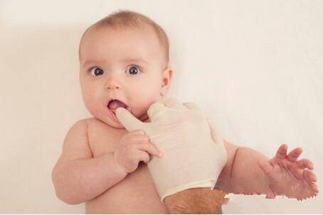 宝宝长牙会发烧 探究宝宝长牙顺序