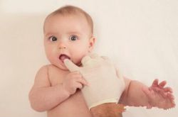 宝宝长牙会发烧 探究宝宝长牙顺序