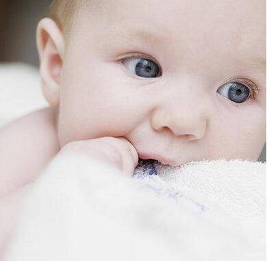 宝宝长牙会发烧 探究宝宝长牙顺序