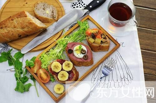 当年的小蛮腰 如今却在办公室胖成了喵