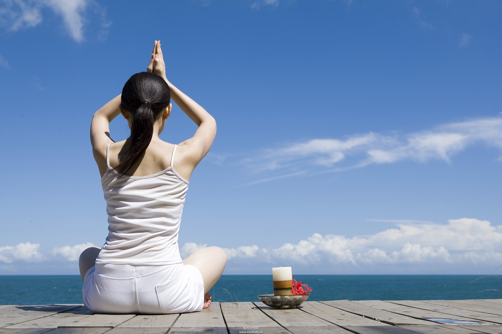 睡前该如何瘦腹 几个瑜伽动作让你快速瘦腹