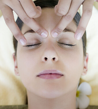 怎么瘦脸 教你如何按摩脸部拥有瓜子脸