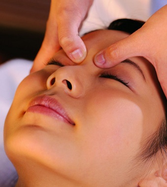 怎么瘦脸 教你如何按摩脸部拥有瓜子脸