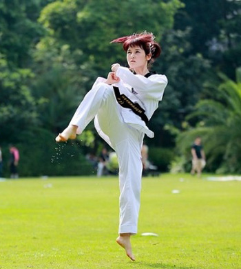 跆拳道运动新兴减肥法 塑造魅力完美体形