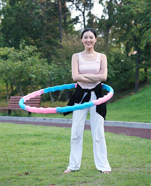 晃呼啦圈减肥瘦身 正确转呼啦圈的方法与功效