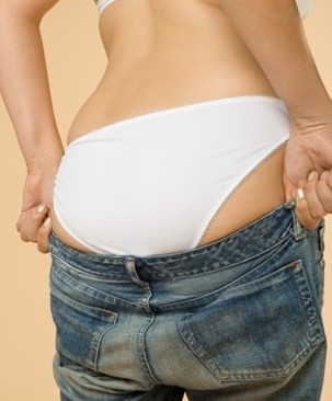 赘肉凸现 你是不是该减肥了