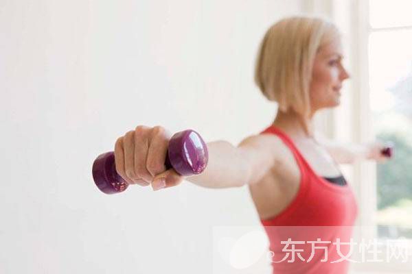 夏天如何摆脱拜拜袖  只需三招在家也能瘦