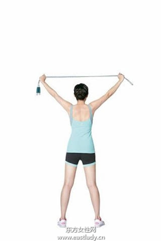 想当背影杀手 4步骤跳绳操消虎背