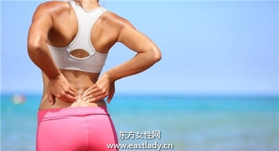 只用一条大毛巾打造性感小蛮腰