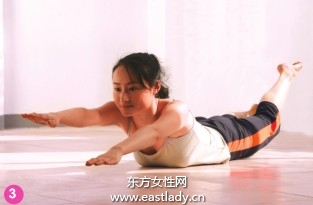 游泳式瘦背操打造性感美背