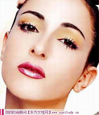 四种  大饼脸"变可人小脸瘦脸的方法