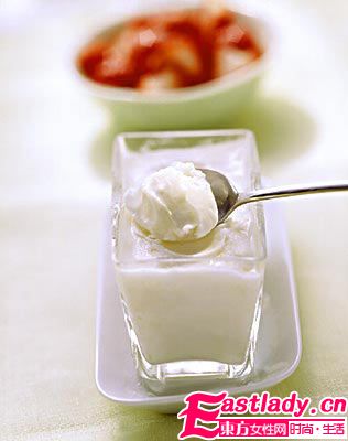 八个丰胸方法让胸部挺起来