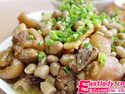 巧用花生米快速丰胸