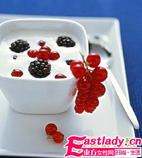 每天喝酸奶让你超速变苗条