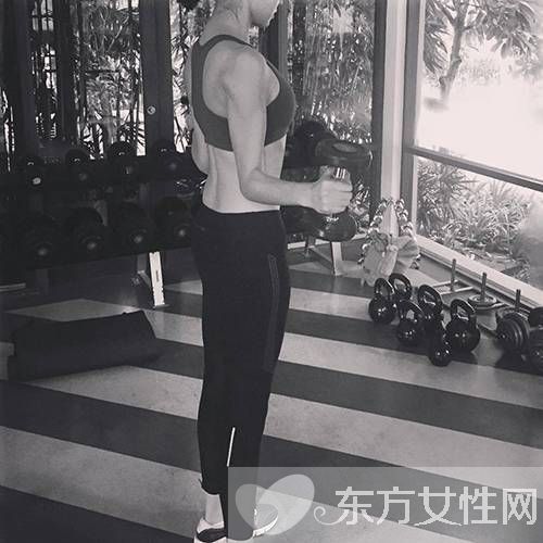 好身材全靠动起来 跟这些女明星一起运动吧