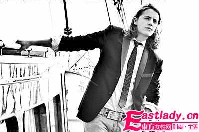 萨科齐长子投身模特界  曾为 反萨歌手 谱曲