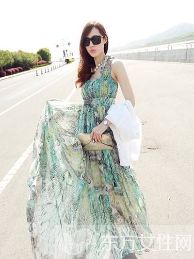 4款复古连衣裙穿搭经 将你的美展露无遗