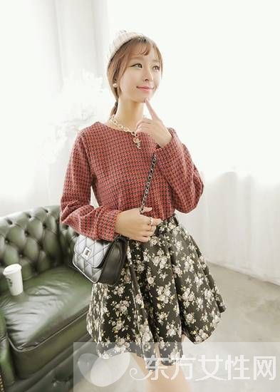 秋季女生半身裙搭配 尽显复古时尚风