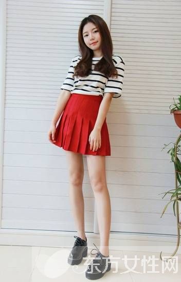 显瘦必备神器 这样搭条纹衫时尚又不失个性