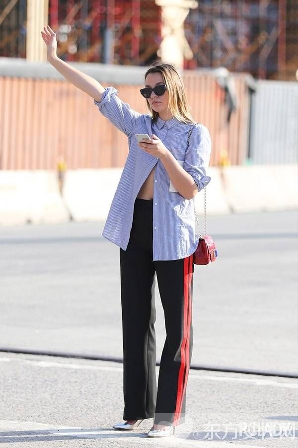 这个秋天轻装上阵 运动裤也能穿的很时髦