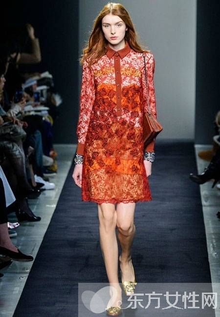 蕾丝连衣裙性感穿搭 不但凉爽舒适还百分百女人味