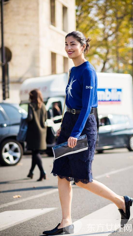 这个春天 少哪件单品都不能少圆领针织衫