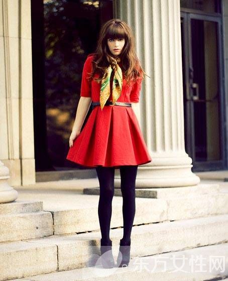 罗马高跟鞋搭配连衣裙 给你眼前一亮的感觉