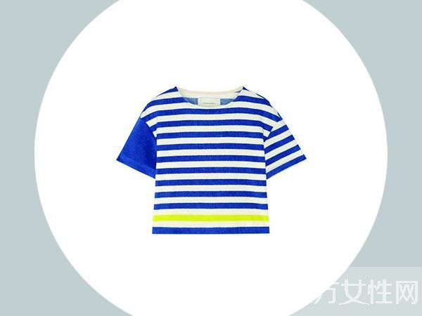 条纹t恤怎么搭配更潮更好看 看看明星们的完美示范