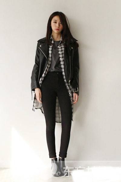 简约时尚机车皮衣搭配 不仅帅气还很女人味