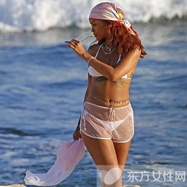 夏日时尚配饰搭配技巧 性感精致的美最吸引眼球