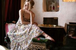 夏季时尚连衣女裙推荐 优雅女神范儿你也可以