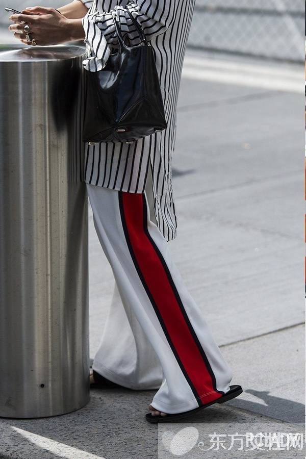这个秋天轻装上阵 运动裤也能穿的很时髦