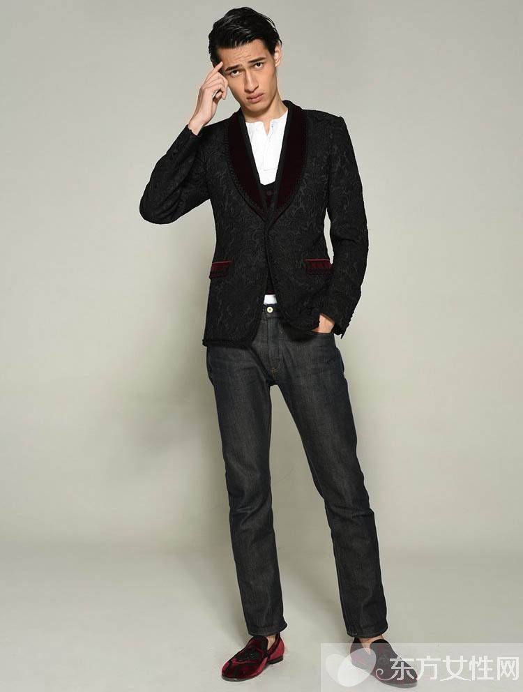 睡衣牛仔裤的巧妙搭配 休闲时尚居然一点都不奇怪