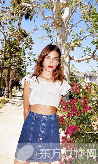 牛仔裙搭配什么上衣最好看 这些穿搭法赶紧学起来